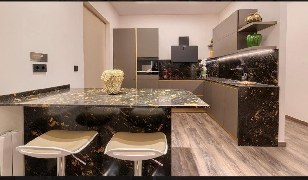 Abando Suites By Next Stop บิลเบา ภายนอก รูปภาพ